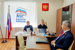 Самарские юристы провели бесплатное консультирование граждан на площадках &laquo;Единой России&raquo;
