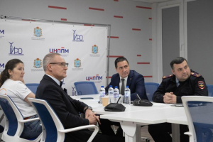 Председатель Исполкома Самарского регионального отделения АЮР выступил на Областном родительском собрании